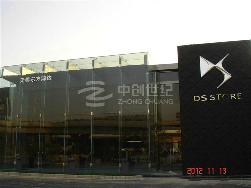 東風(fēng)雪鐵龍.jpg 東風(fēng)雪鐵龍.jpg